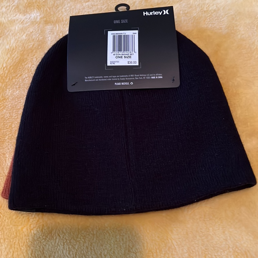 Hurley 2-Pack Beanie Set - Picture 2 of 3